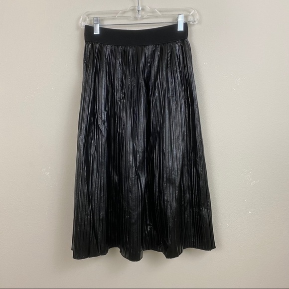 ZARA Faux Leather Pleated Midi Skirt - Picture 6 of 8